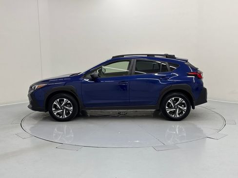 Used 2024 Subaru Crosstrek 2.0i Premium image 3