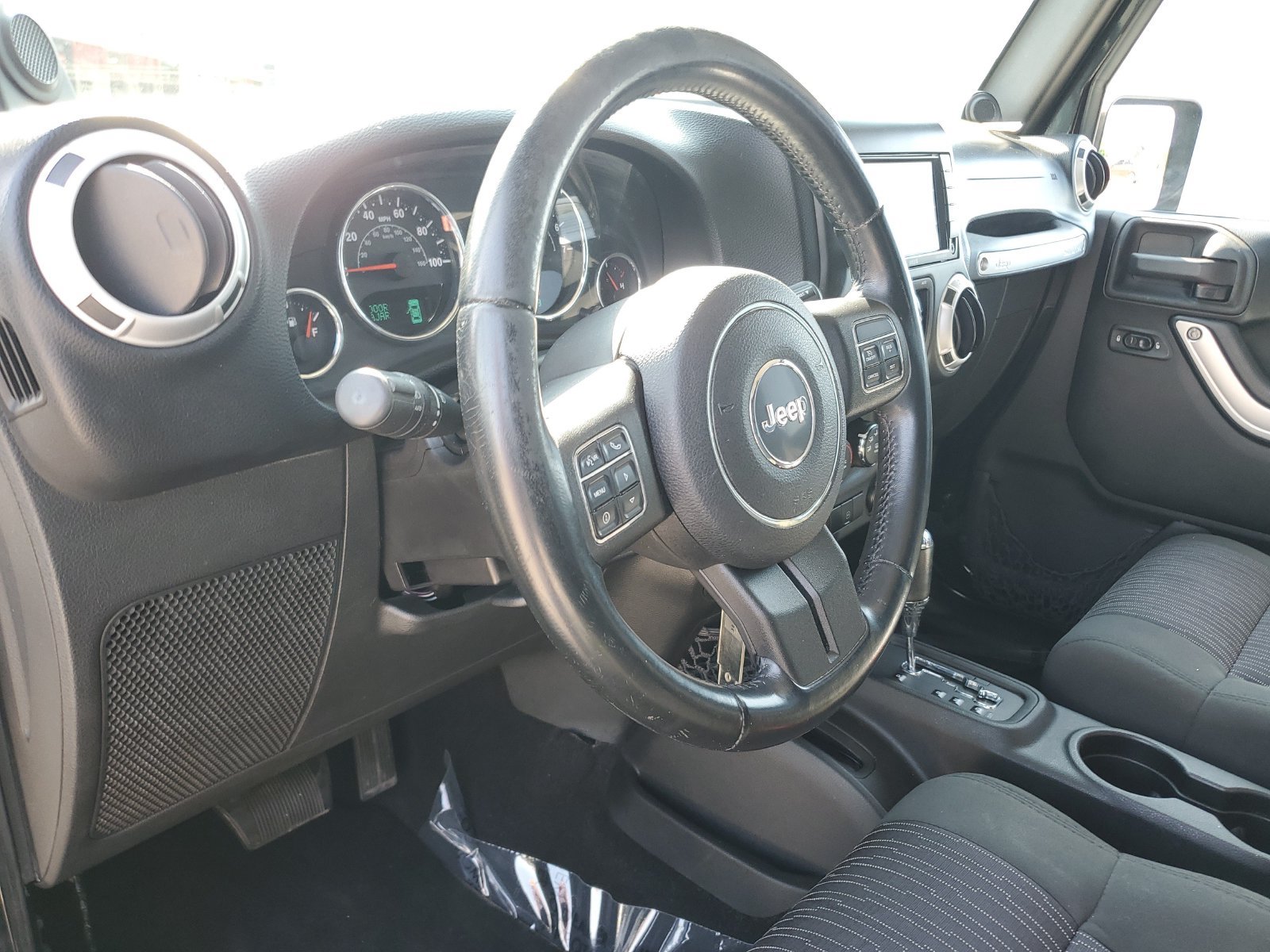Used 2012 Jeep Wrangler Unlimited Sahara w/ Dual Top Group AWD/4WD image 17