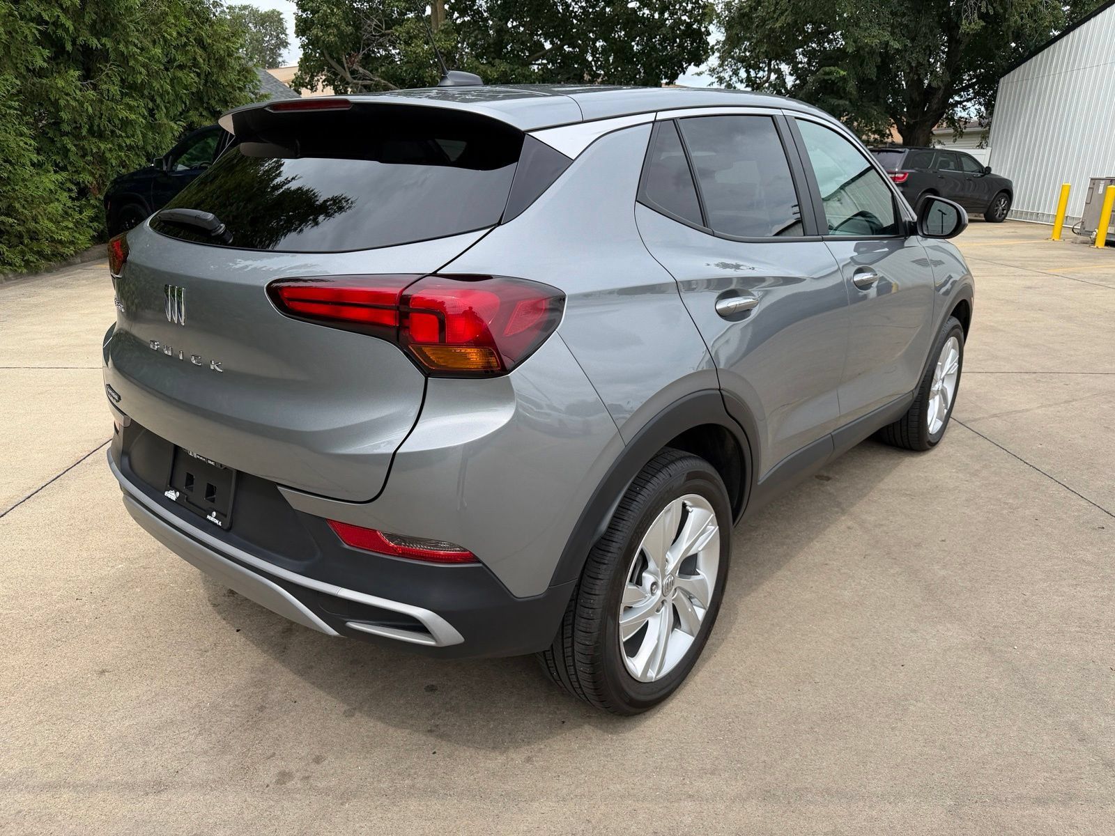 Used 2024 Buick Encore GX Preferred AWD/4WD image 30