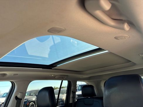 Used 2022 Jeep Grand Cherokee Limited 4xe image 11