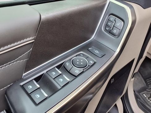 Used 2025 Ford F450 Platinum w/ Platinum Plus Package image 30