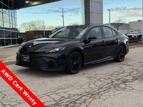 Used 2025 Toyota Camry SE image 7