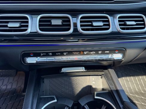 Used 2025 Mercedes-Benz GLE 450 4MATIC image 16