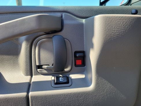 Used 2025 Chevrolet Express 3500 LT w/ LT Preferred Equipment Group RWD image 21