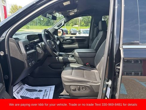 Used 2025 Chevrolet Tahoe Premier AWD/4WD image 17