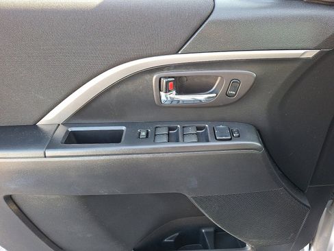 Used 2012 MAZDA MAZDA5 Sport image 12