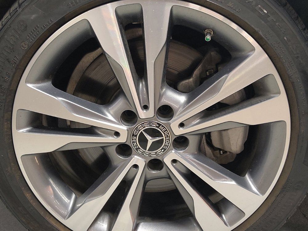 Used 2018 Mercedes-Benz C 300 Sedan w/ Premium Package image 31