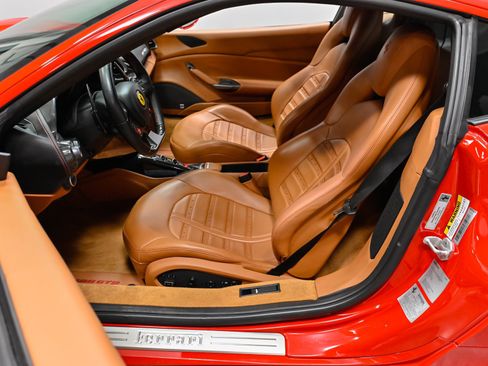 Used 2018 Ferrari 488 GTB RWD image 23