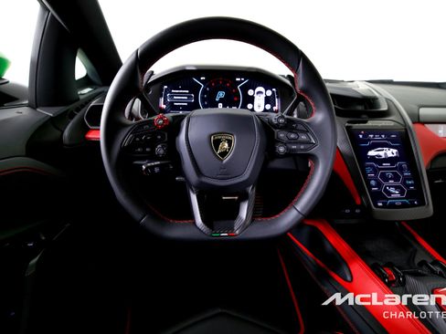 Used 2024 Lamborghini Revuelto image 13