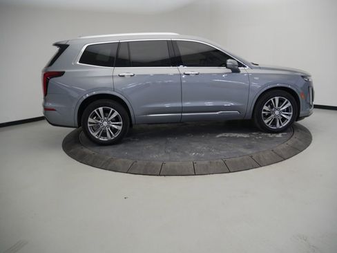 Used 2024 Cadillac XT6 Premium Luxury w/ Technology Package image 8