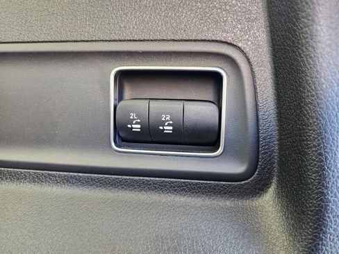 Used 2023 Mercedes-Benz GLE 350 4MATIC w/ AMG Line Exterior image 16