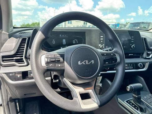 Used 2023 Kia Sportage LX AWD/4WD image 11