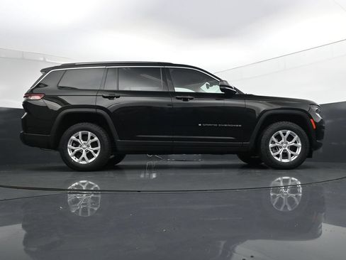 Used 2023 Jeep Grand Cherokee L Limited AWD/4WD image 38