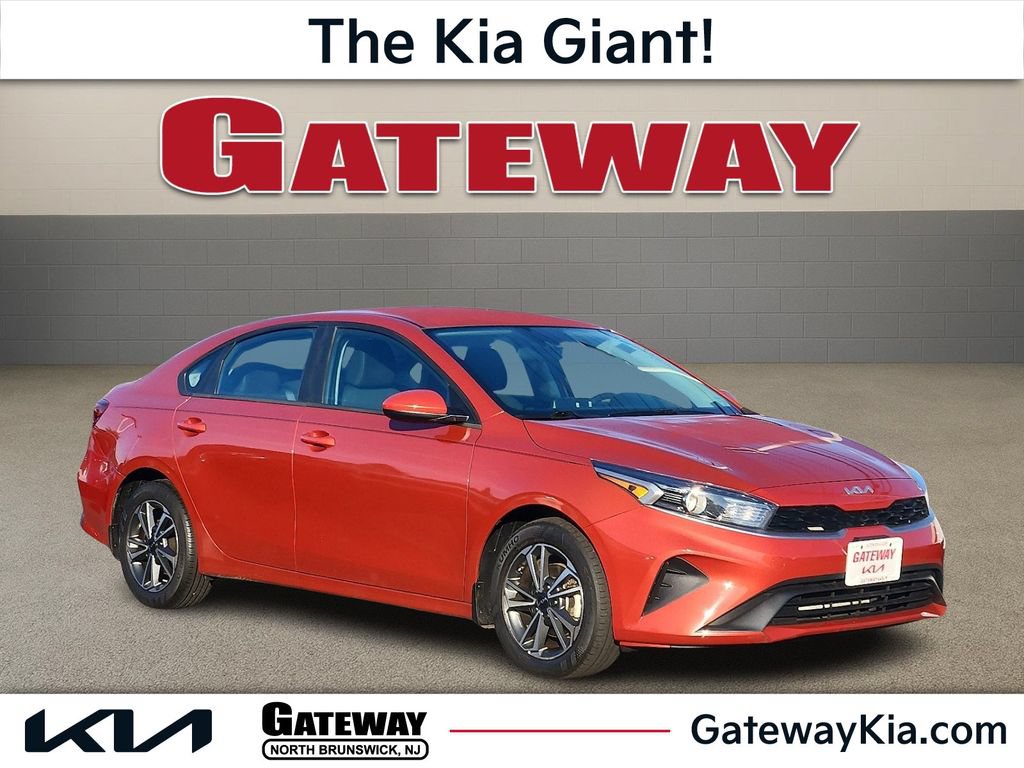 Certified 2024 Kia Forte LXS FWD image 1