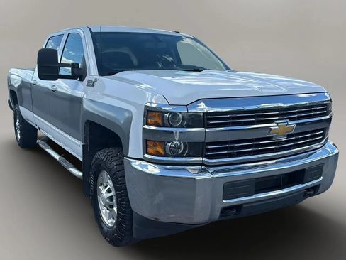 Used 2016 Chevrolet Silverado 2500 LT AWD/4WD image 7