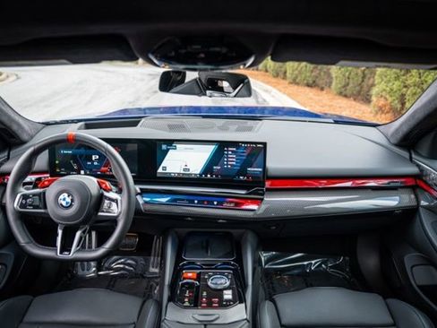 Used 2025 BMW M5 w/ Executive Package image 29