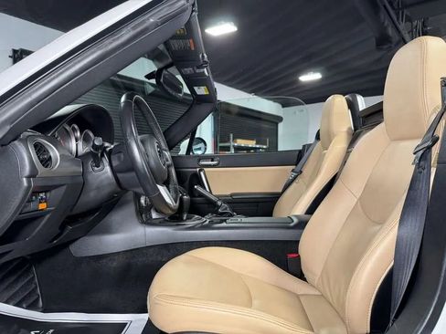 Used 2012 MAZDA MX-5 Miata Grand Touring w/ Premium Pkg RWD image 25