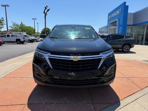 Used 2024 Chevrolet Equinox LS AWD/4WD image 2