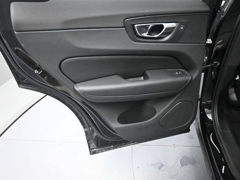Used 2025 Volvo XC60 B5 Plus AWD/4WD image 18