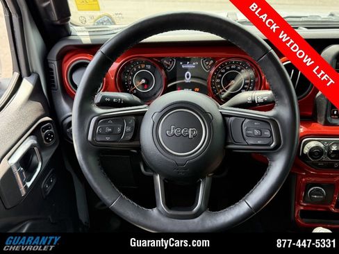 Used 2022 Jeep Gladiator Sport image 38