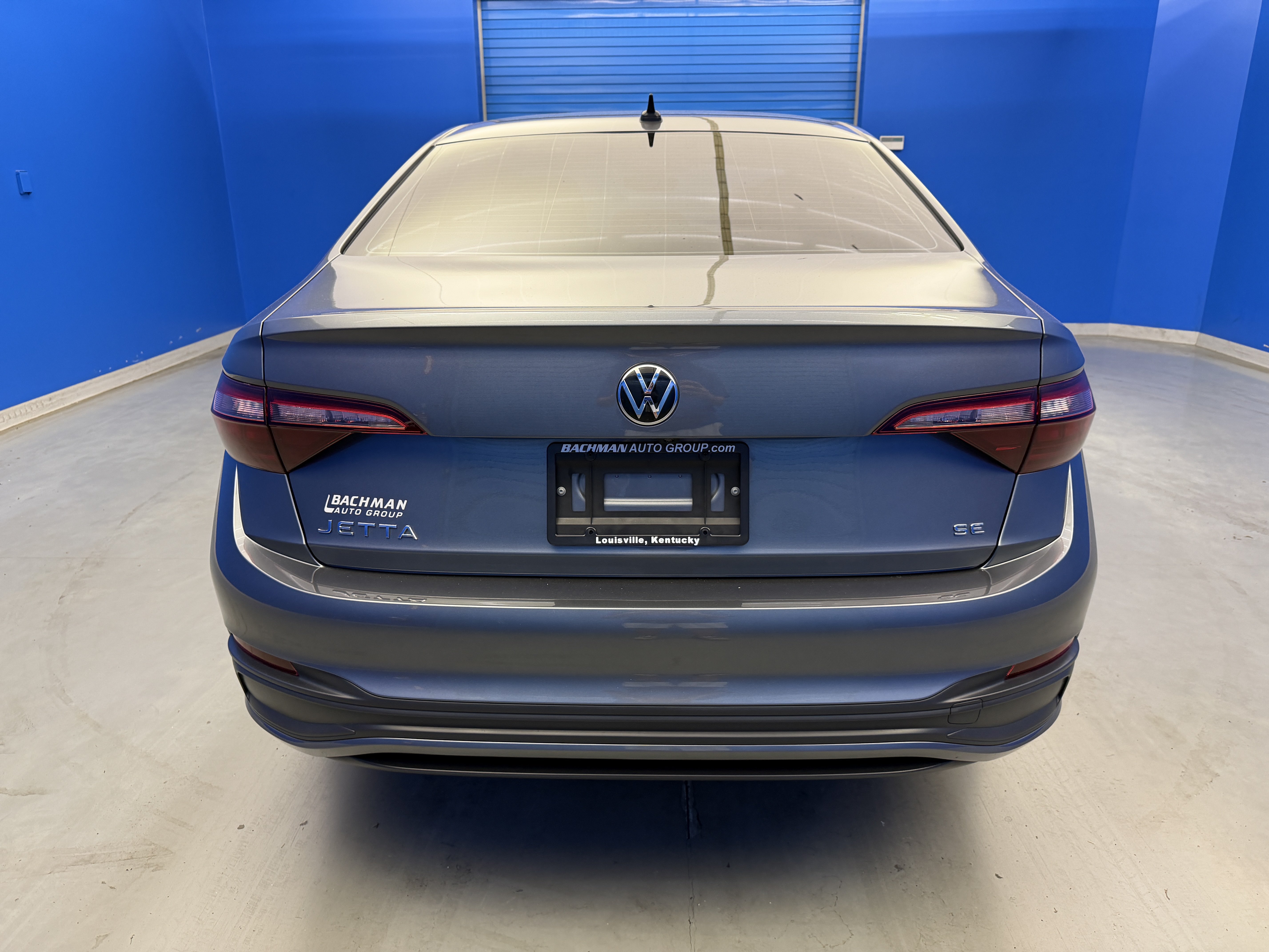 Used 2024 Volkswagen Jetta SE w/ Panoramic Sunroof Package FWD image 6