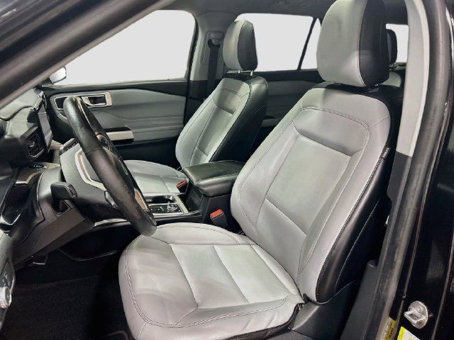 Used 2021 Ford Explorer XLT w/ XLT Sport Appearance Package AWD/4WD image 19