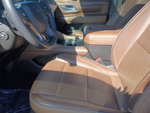 Used 2022 Chevrolet Suburban High Country w/ Premium Package image 10