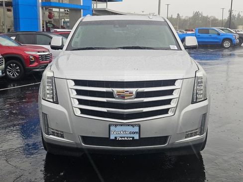 Used 2018 Cadillac Escalade Premium Luxury image 9