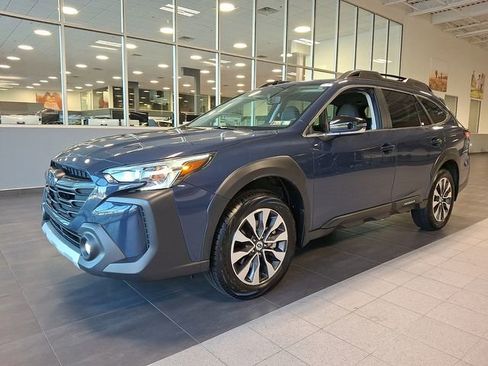 Certified 2025 Subaru Outback Limited AWD/4WD image 3