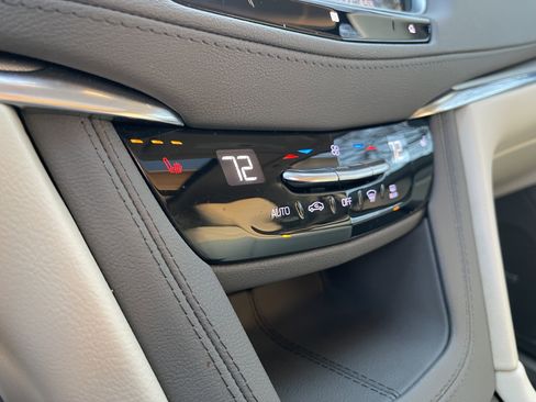 Used 2020 Cadillac XT5 Premium Luxury image 13