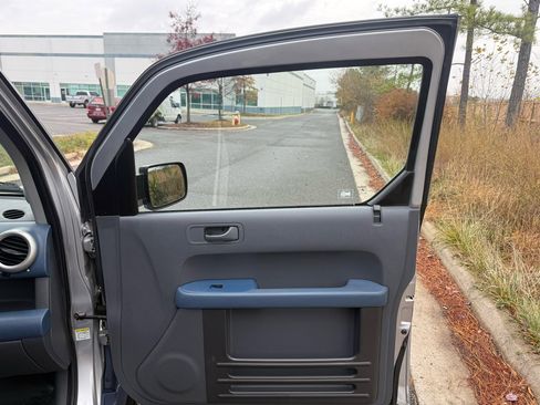 Used 2005 Honda Element EX image 26