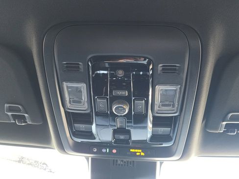 New 2026 GMC Yukon Denali w/ Sun & Power Step Package image 42