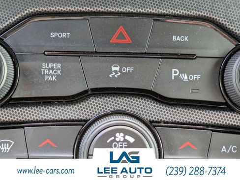 Used 2015 Dodge Challenger SXT Plus w/ Driver Convenience Group RWD image 23