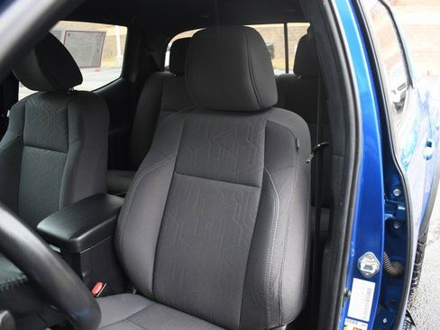 Certified 2018 Toyota Tacoma TRD Off-Road image 17