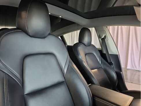 Used 2019 Tesla Model 3 Standard Range image 16