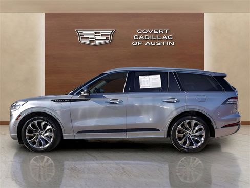 Used 2023 Lincoln Aviator Grand Touring w/ Equipment Group 301A image 2