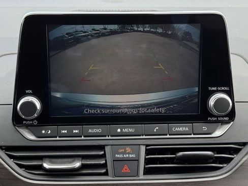 Used 2024 Nissan Altima 2.5 SV image 15