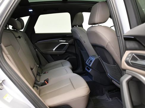 Used 2025 Audi Q5 Premium w/ Convenience Package AWD/4WD image 48