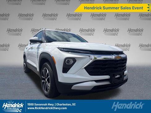 Used 2025 Chevrolet TrailBlazer LT FWD image 1