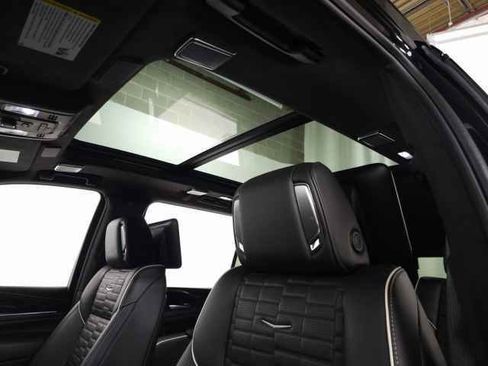 Used 2024 Cadillac Escalade ESV V w/ Heavy-Duty Trailer Package image 21