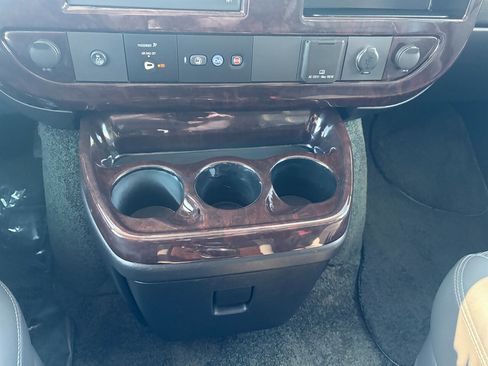 Used 2016 Chevrolet Express 2500 image 17