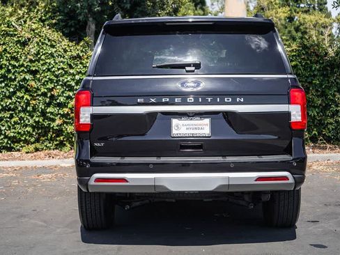 Used 2024 Ford Expedition XLT AWD/4WD image 5