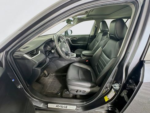 Used 2023 Toyota RAV4 XLE Premium image 13