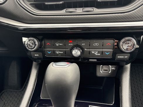 New 2026 Jeep Compass Trailhawk image 18