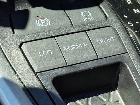 Used 2025 Toyota RAV4 XLE w/ Convenience Package FWD image 24