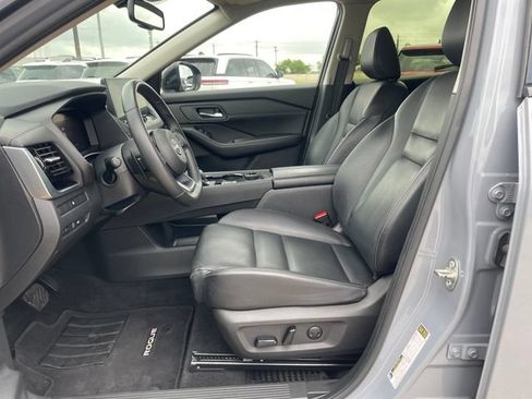 Used 2024 Nissan Rogue SL AWD/4WD image 9