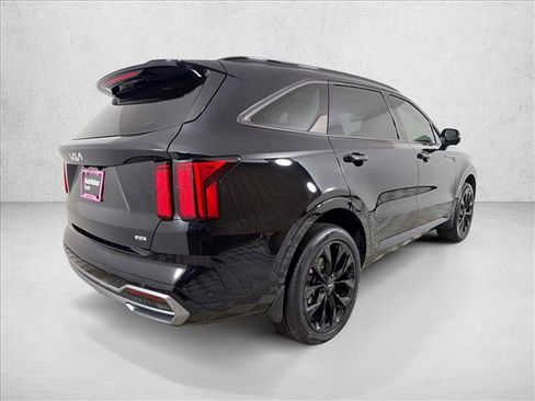 Used 2023 Kia Sorento SX AWD/4WD image 5