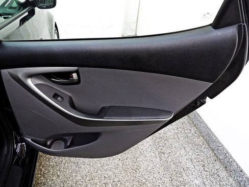 Used 2013 Hyundai Elantra GLS FWD image 12