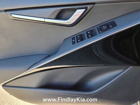 New 2026 Kia Niro Wind FWD image 15