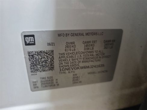 Used 2021 Chevrolet Traverse LT image 34